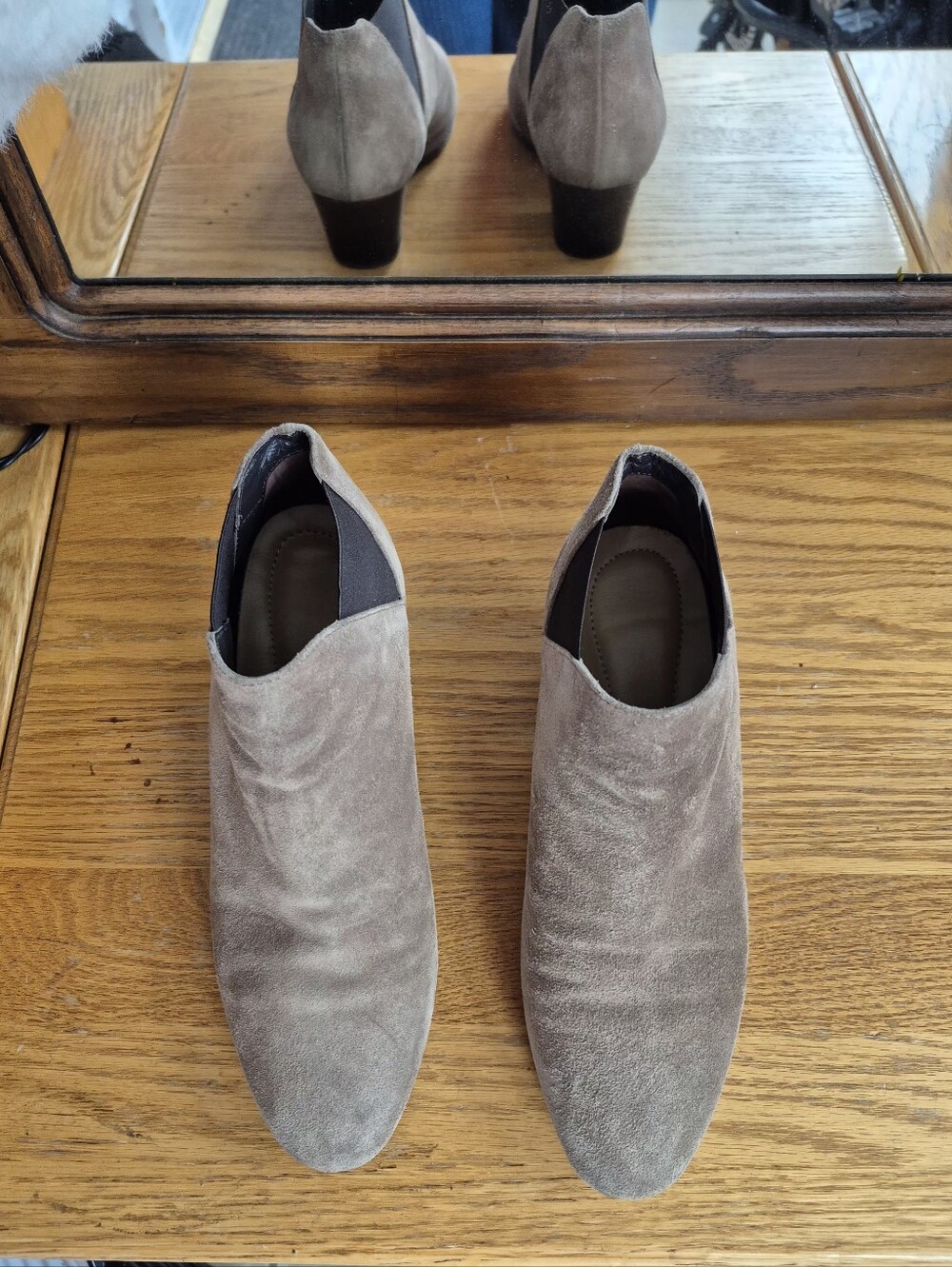 Aquatalia Italy Weatherproof Taupe Suede Block Heel Chelsea Ankle Boots 7